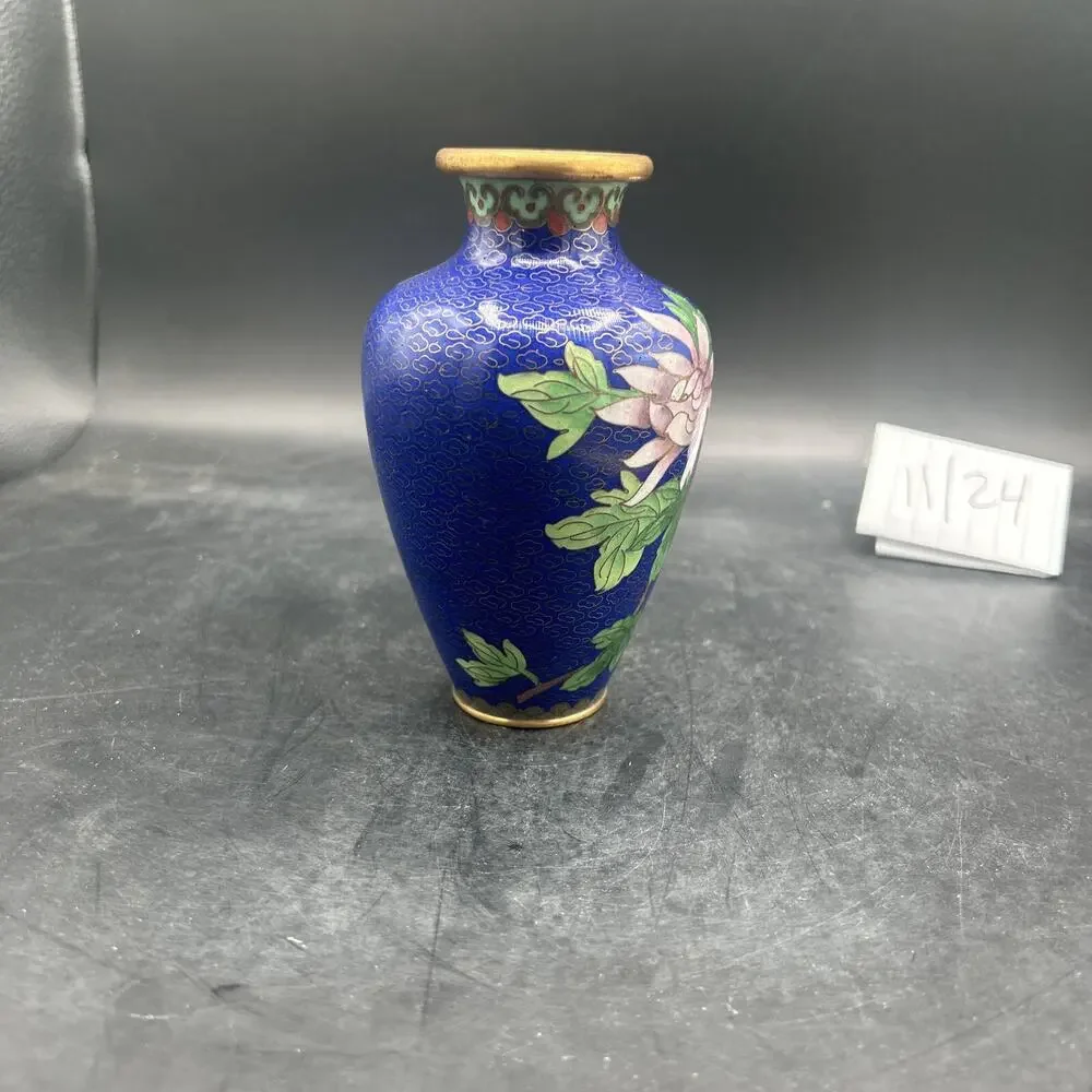 VINTAGE CHINESE Cloissoné SMALL VASE FLOWERS ON Royal Blue HEIGHT 5.25”